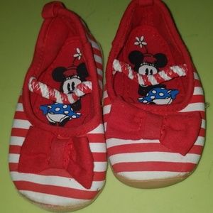 Adorable minnie mouse shoes